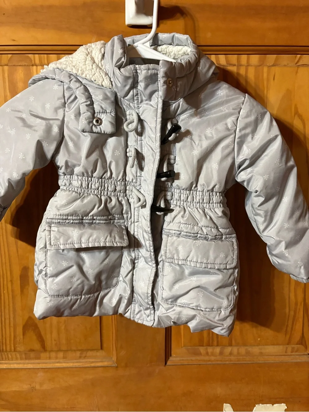 Old Navy Girls' Light Gray Hooded Puffer Coat with Sherpa Lining